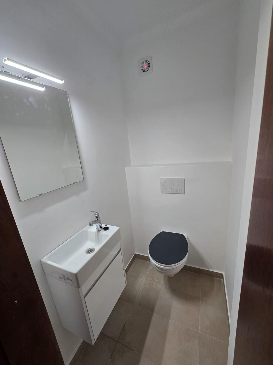 Bathroom renovation wall-hung WC Capellen